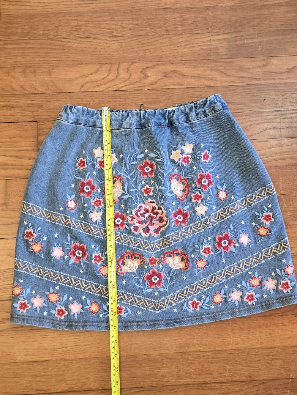 Rockin C Floral Embroidered Denim Mini Skirt Cowgirl Romance Sz S Hippie Boho - Picture 11 of 13